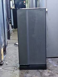 Toshiba 1 door fridge refrigerator peti ais