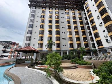 Condominium For Sale in Straits Court Condominium