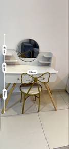 wooden dressing toilet table