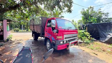 Lori tipper daihatsu delta 3.6 cc 