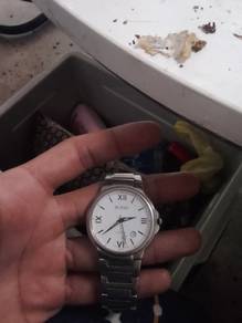 jam bonia ingin di lepaskan
