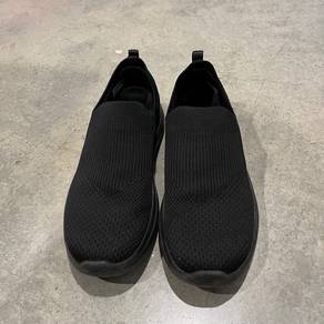 Black GO WALK Arch Fit 2.0 Paityn Sports Shoes