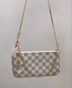 Metal chain strap for bag/wallet- underarm