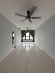 Condominium For Rent in M Vertica