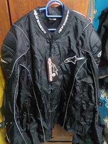 3xl nak jual sbb salah size beli