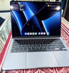 Apple MacBook Air 13.6 inch M3 (2025)