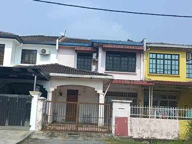 Terraced House For Sale in Sikamat,NSN