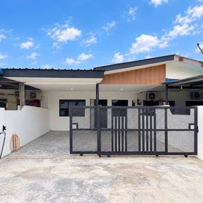 Terraced House For Sale in Miri,SWK