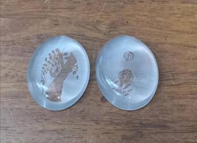 Vintage glass chopstick rest 2
