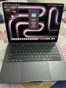 MacBook Pro M5 24GB Ram 1TB SSD Full Box + Receipt