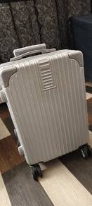 Kingsun's 20" Luggage