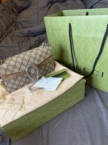 Gucci Dionysus GG Supreme Medium Shoulder Bag