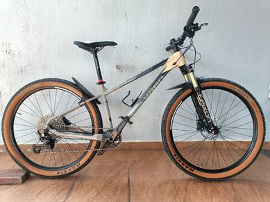 Polygon Xtrada 6 Mountain Bike 