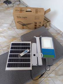 Lampu solar 