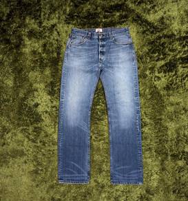 Levi’s 501 sz 34)