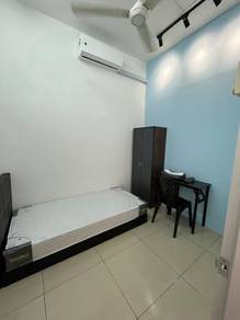 Room in Kota Kemuning, SGR