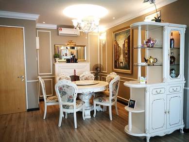 Condominium For Sale in All Seasons Park