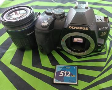 OLYMPUS E-510 DSLR + Lens
