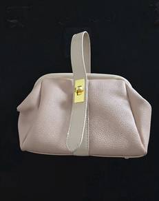 Sling Beg