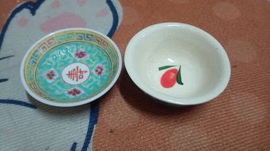2 vintage porcelain saucers 