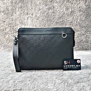 Louis Vuitton Damier Infini Standing Clutch