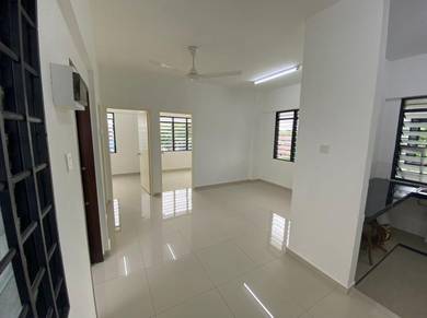 Apartment For Sale in Flat Taman Molek