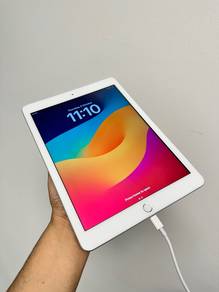 iPad 6th Gen 32GB Silver WiFi + Cellular