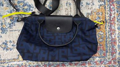 Longchamp Le Pliage Sling Bag