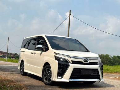 Toyota Voxy ZS KIRAMEKI II in Masai, JHR