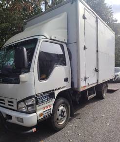 Isuzu npr66 local box lorry