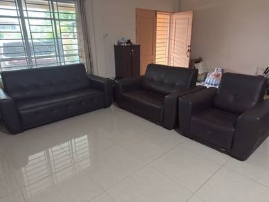 Moving Out Sale. Sofa 3+2+1