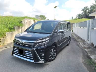 Toyota Voxy ZS KIRAMEKI III in Masai, JHR