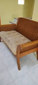 Kerusi kayu bermutu