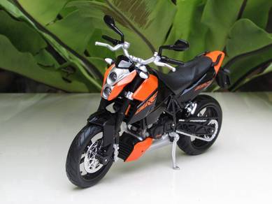 Maisto 1-12 KTM 690 Duke ORANGE Supermoto Bike