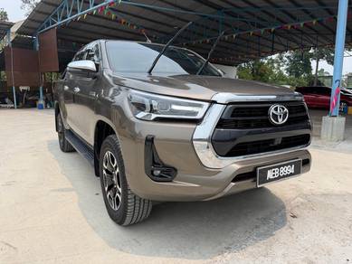 2025 Toyota Hilux V