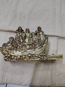 8 god in ship