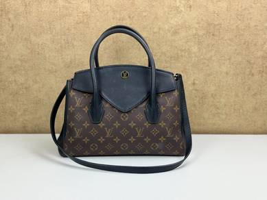 [RAYA SALES] Louis Vuitton M42269 Florine bag
