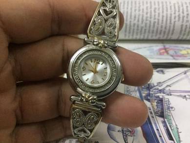Old lady watch