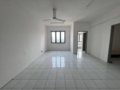 Condominium For Rent in Garden Park