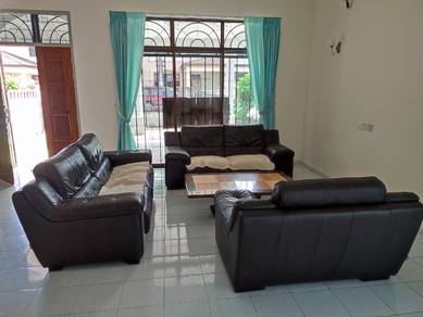 Semi-Detached House For Rent in Batu Ferringhi,PNG