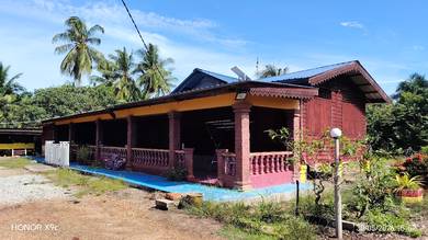Kayu untuk dijual, papan, beroti, zink. 