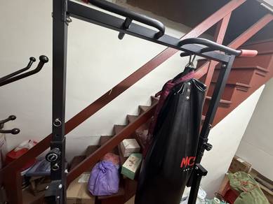 punching bag ＆ pull up bar