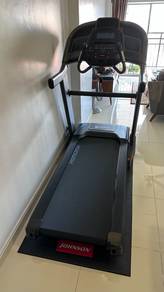 7.4AT-24 Horizon Treadmill