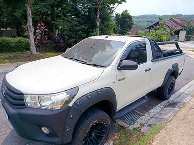 Toyota Hilux VNT in Sungai Buloh, SGR