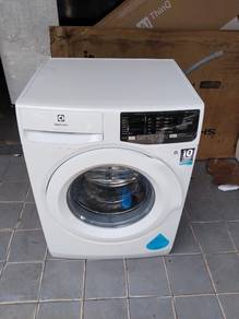 Front load hot washer Electrolux 7.5kg mesin basuh