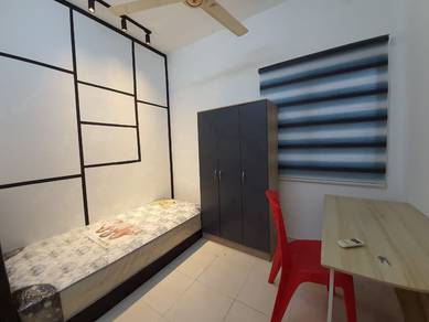 Room in Kota Kemuning, SGR