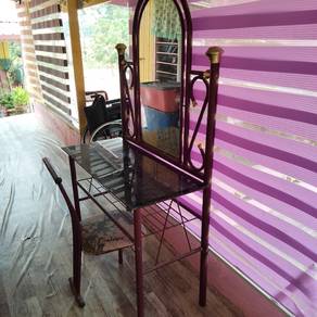 meja solek KACA siap kerusi
