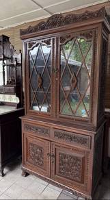 antik Carved Cabinet