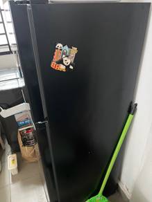 Second hand fridge (peti ais)