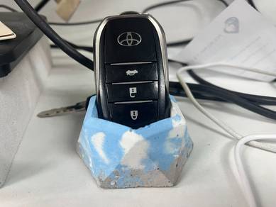Handmade Geometric Concrete Holder - Blue & White